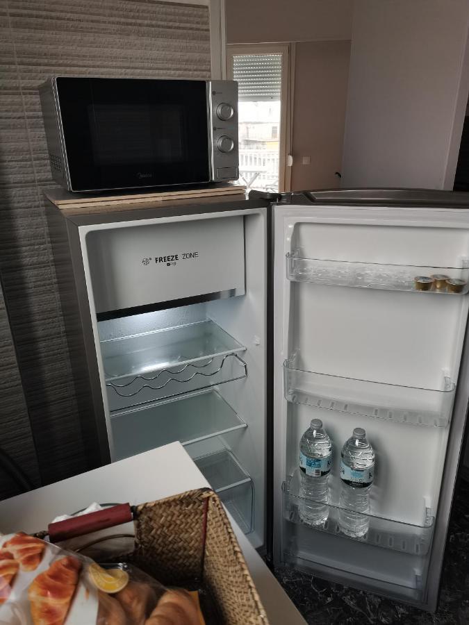 Penthouse Spacious W Super Wifi & Terrace, 2 Min From Metro Athen Exterior foto