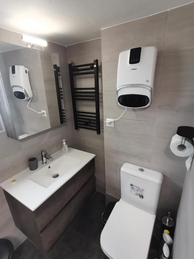 Penthouse Spacious W Super Wifi & Terrace, 2 Min From Metro Athen Exterior foto